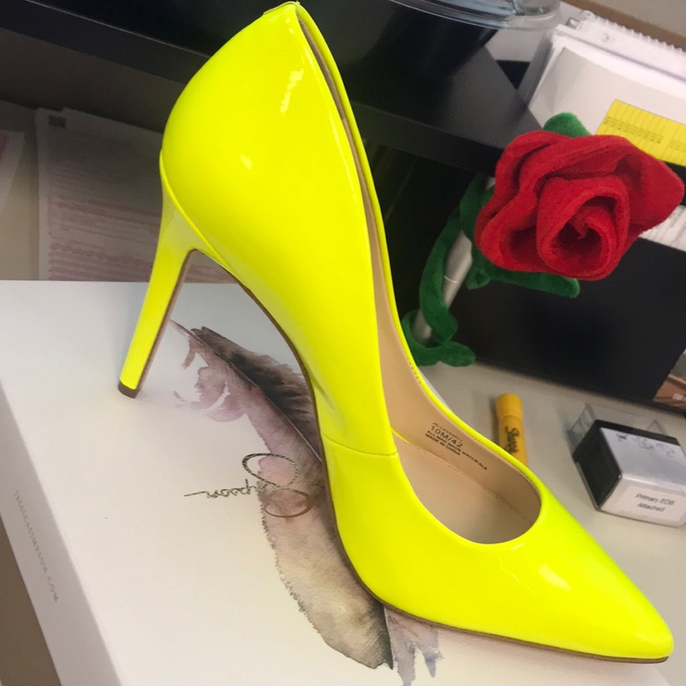 Jessica Simpson Heel 💛💛